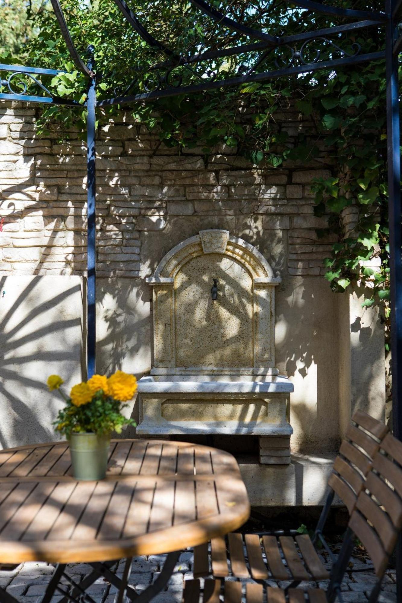 In Provence Hotel - Experience Atypique Venelles Extérieur photo
