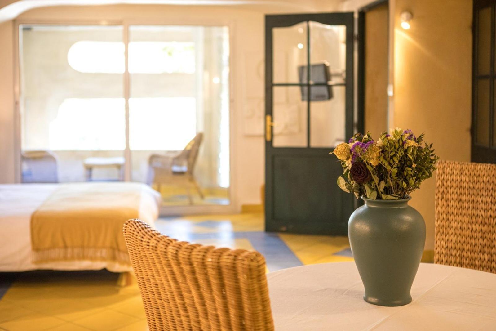 In Provence Hotel - Experience Atypique Venelles Extérieur photo