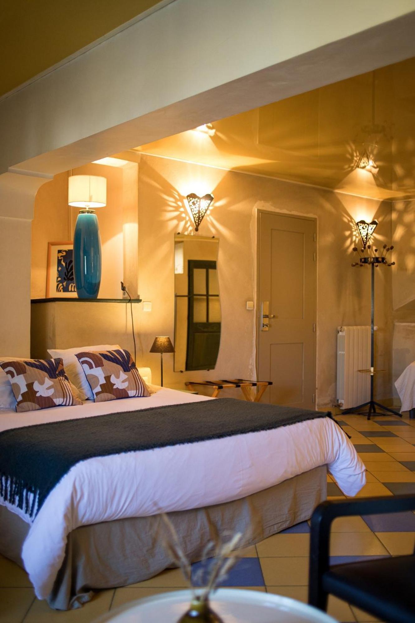 In Provence Hotel - Experience Atypique Venelles Extérieur photo