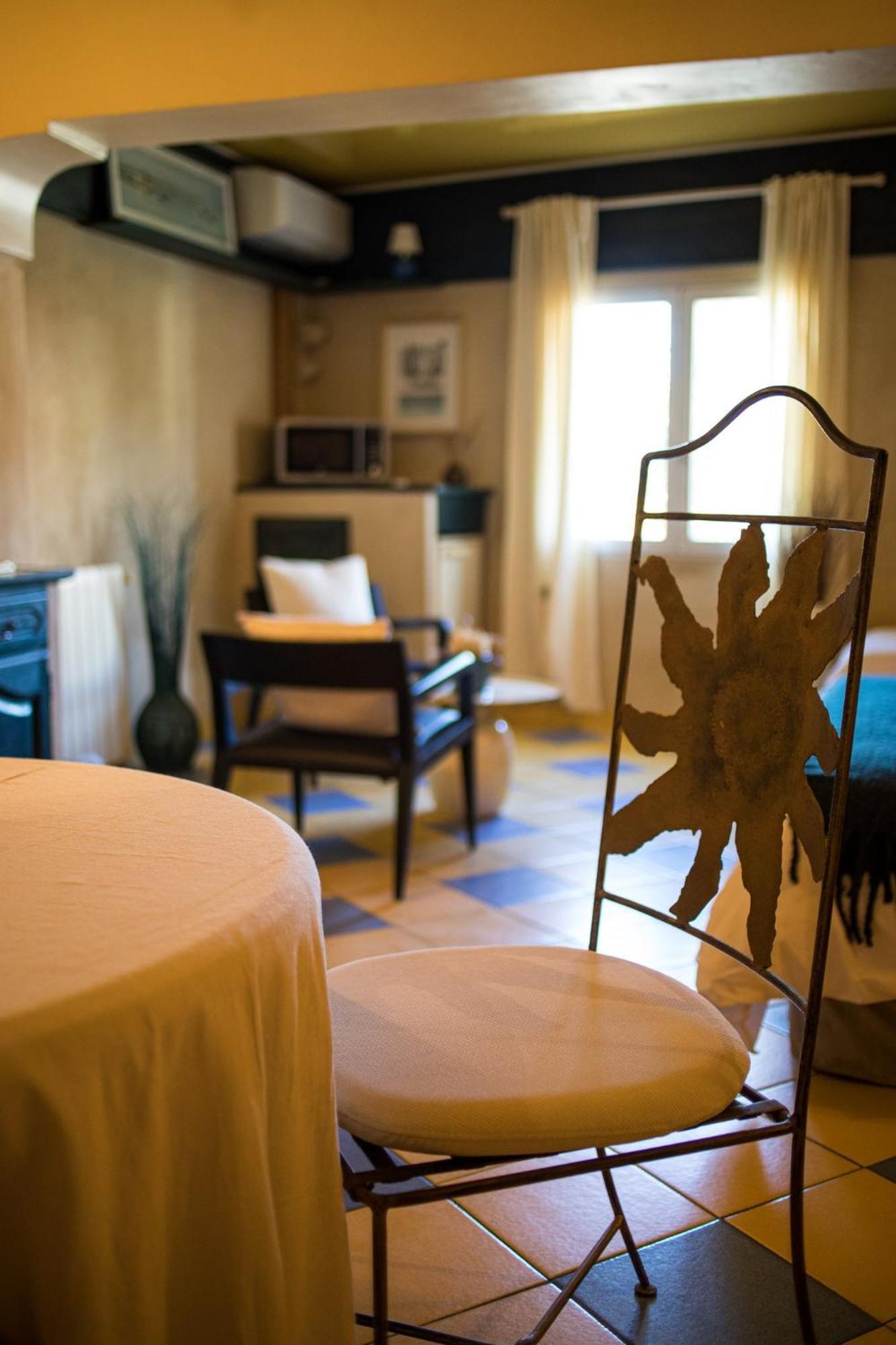 In Provence Hotel - Experience Atypique Venelles Extérieur photo
